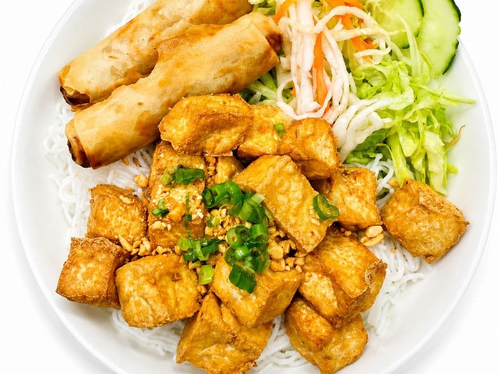 25v. Vegetarian spring rolls and tofu vermicelli