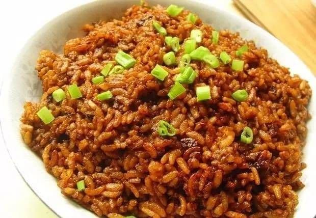 Riz frit à la sauce soya poulet / Brown Fried Rice with chicken