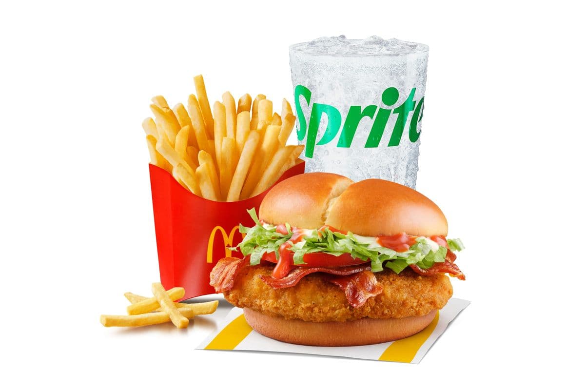 Frank’s RedHot Original McCrispy Bacon Deluxe Meal [970-1180 Cals]