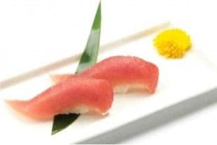 J9. Maguro Sushi (2 pcs)