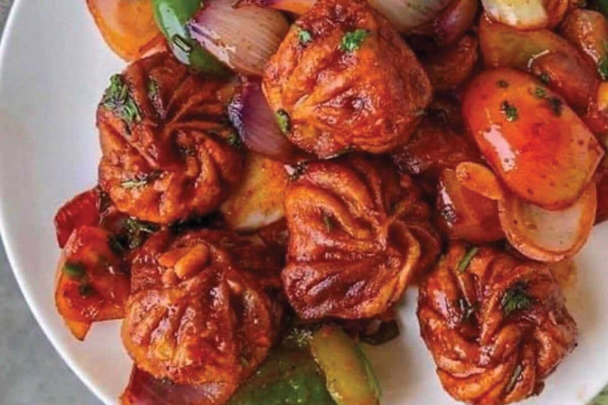 Water Buffalo Chilli Mo:Mo (10 pcs)