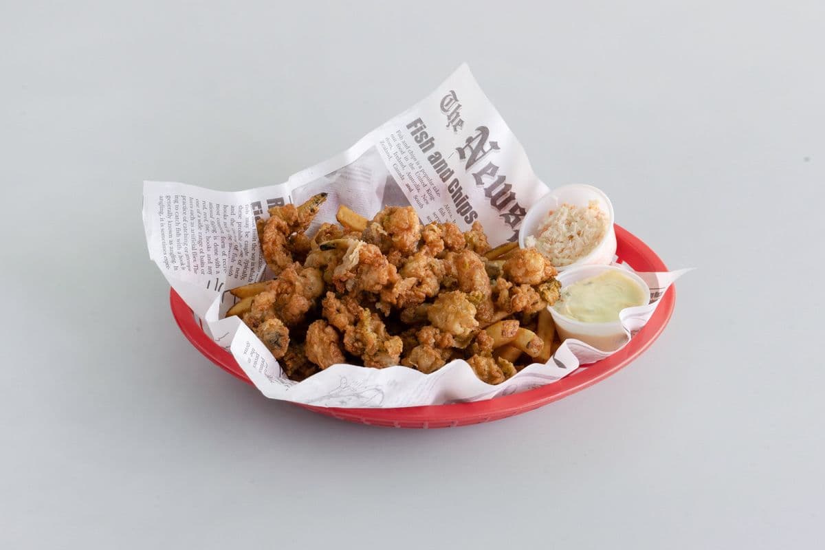 Clams and Chips (Seasonal)