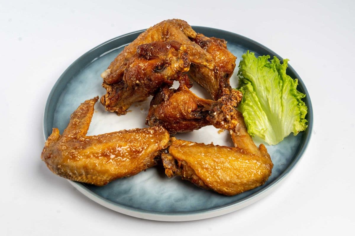A4. Fried Chicken Wings in Fish Sauce / Cánh Gà Chiên Nước Mắm