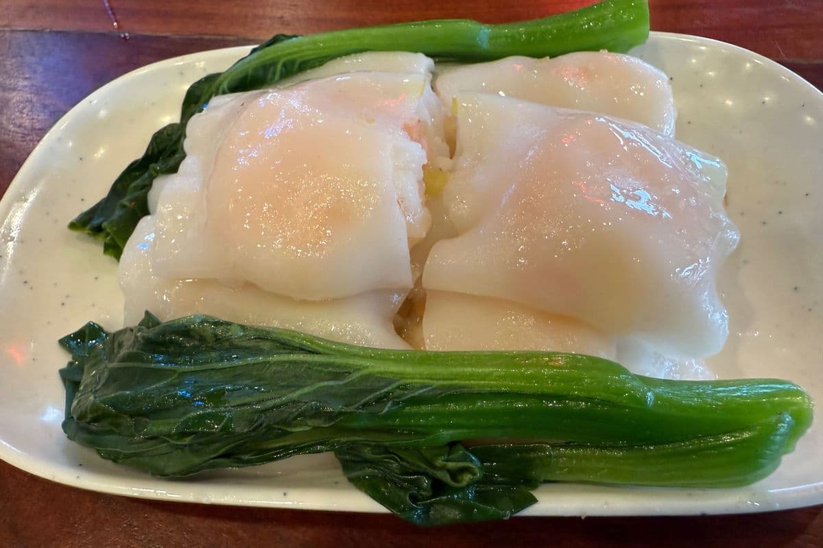 A24 Steamed Rice Rolls with Prawns 韮皇鮮蝦腸