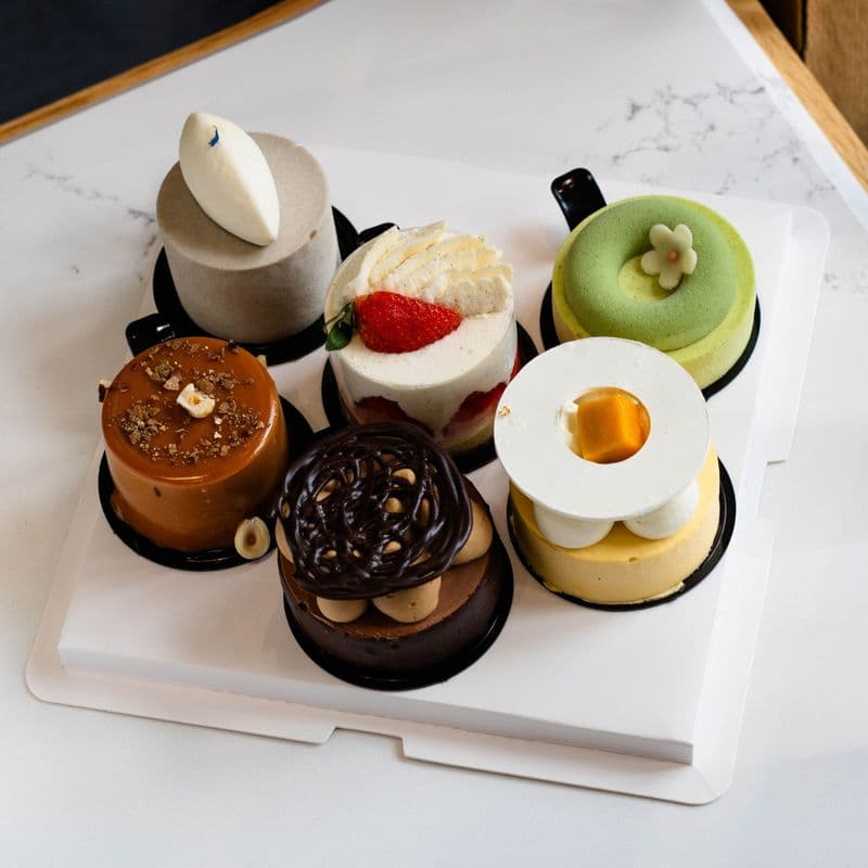 Mini Cakes Gift Set (6 pcs)