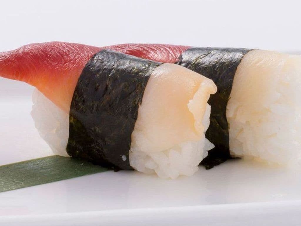 Surf Clam Sushi (2pcs)