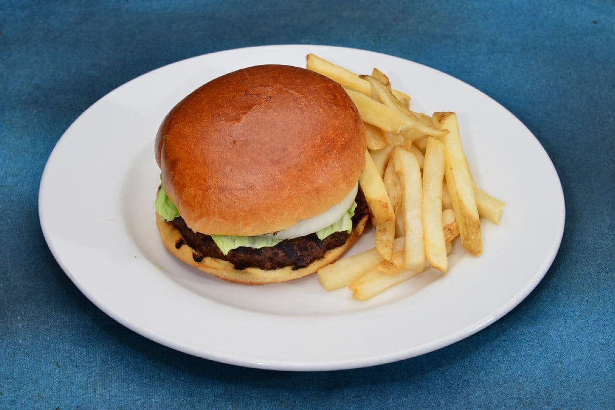 Four Points Classic Burger (8 oz)