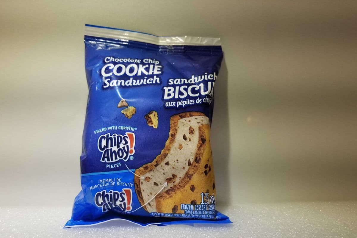 Chocolate chip cookie sandwich (125ml)