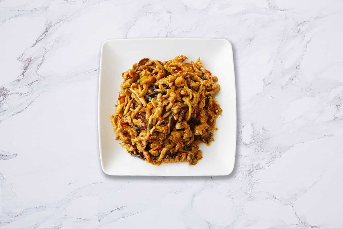 Stir-Fried Spicy Shredded Pork 魚香肉絲
