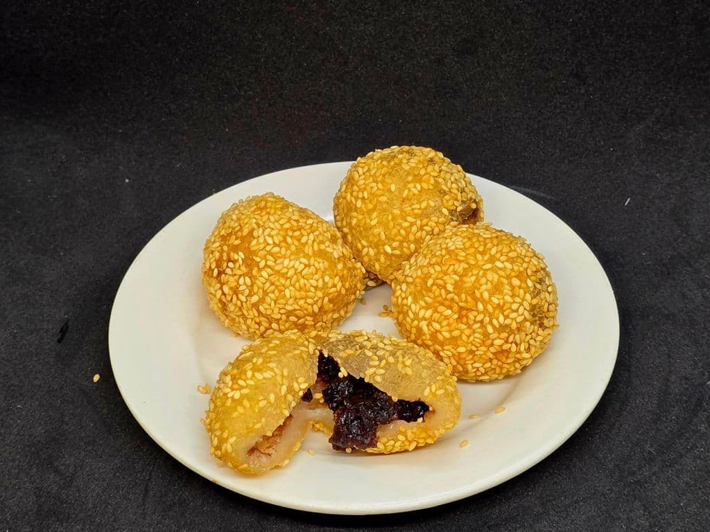 Sesame Ball w/ Red Bean