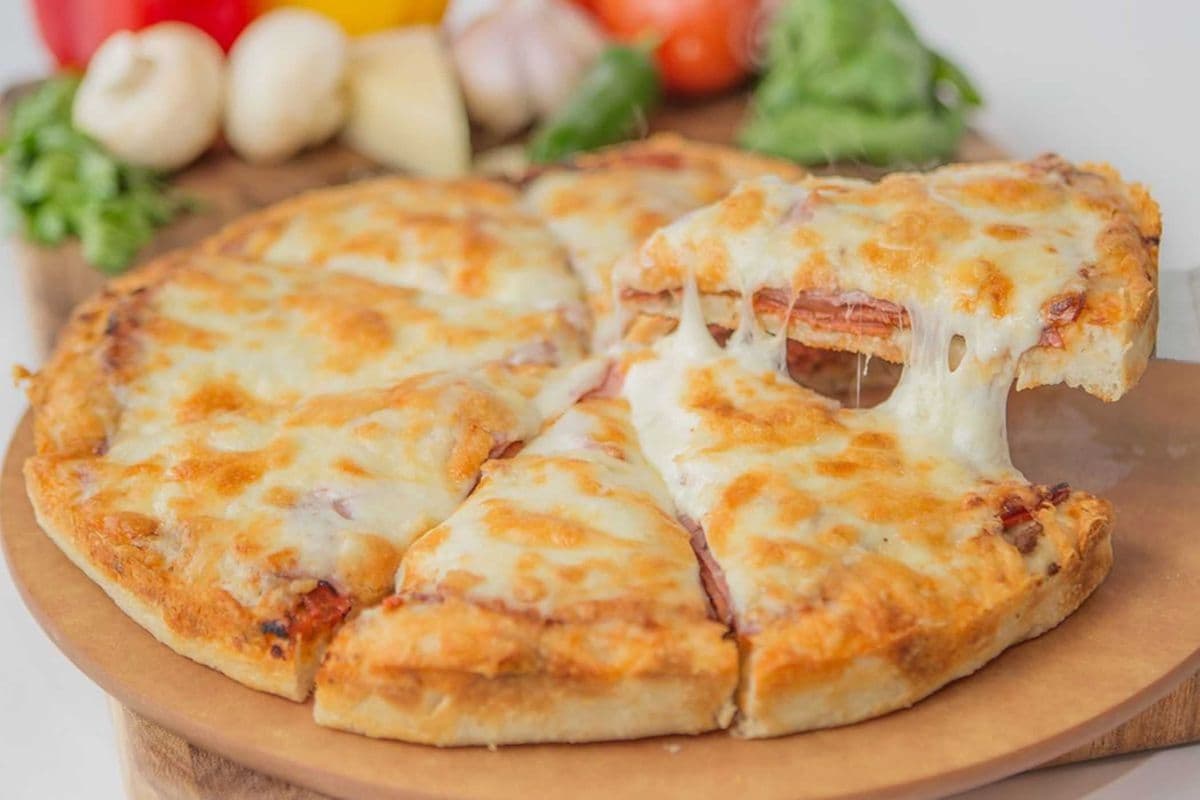 Large The Quinn Pizza
