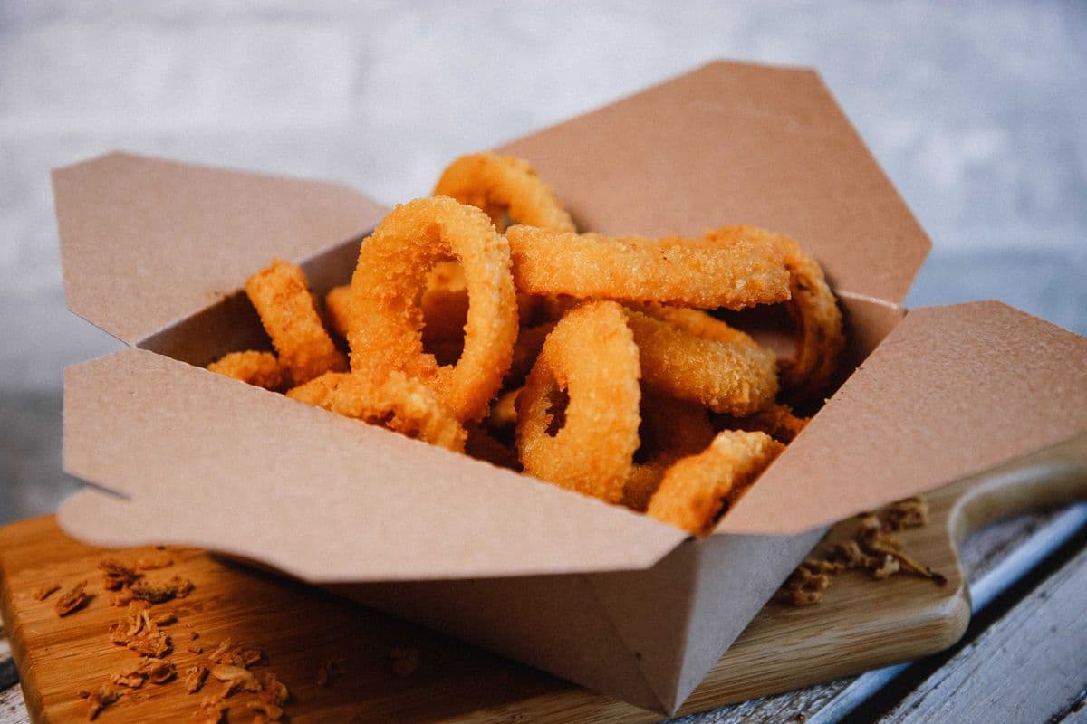 LARGE PANKO CRUSTED ONION RINGS