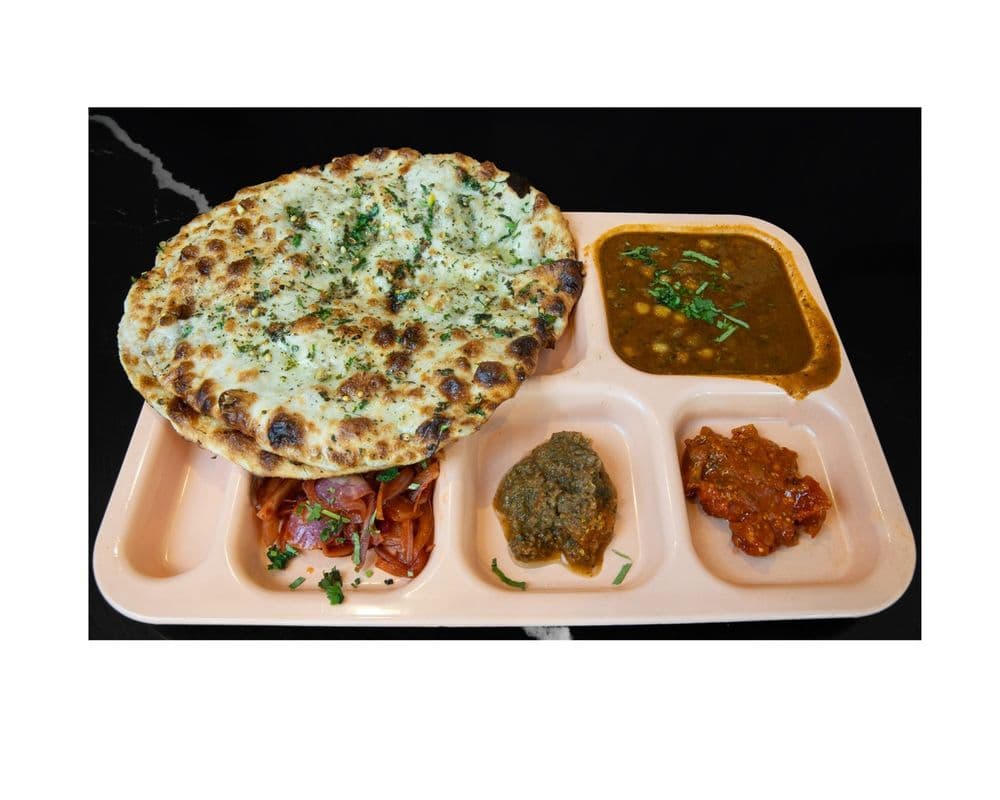 Amritsari Kulcha (2 Pieces Per Plate)