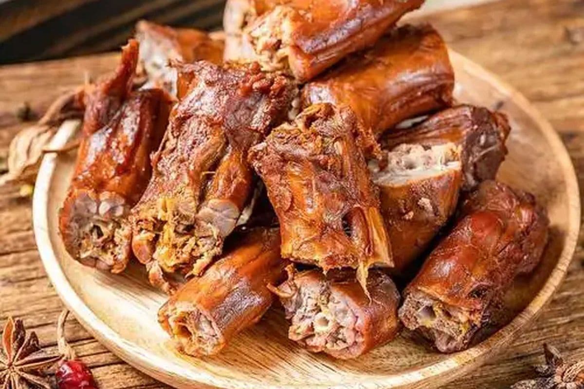 Braised duck neck 周黑鸭风味鸭脖