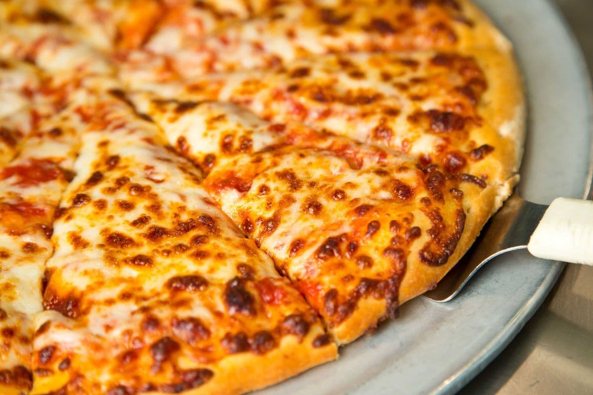 Medium Cheese Pizza