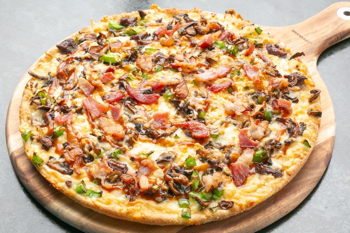14" Philly Cheesesteak Pizza (Large (14"))