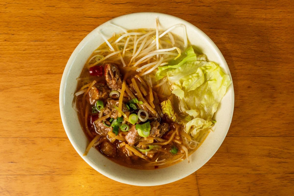 D11. Vermicelli or Macaroni in Soup with Spicy Pork Cubes