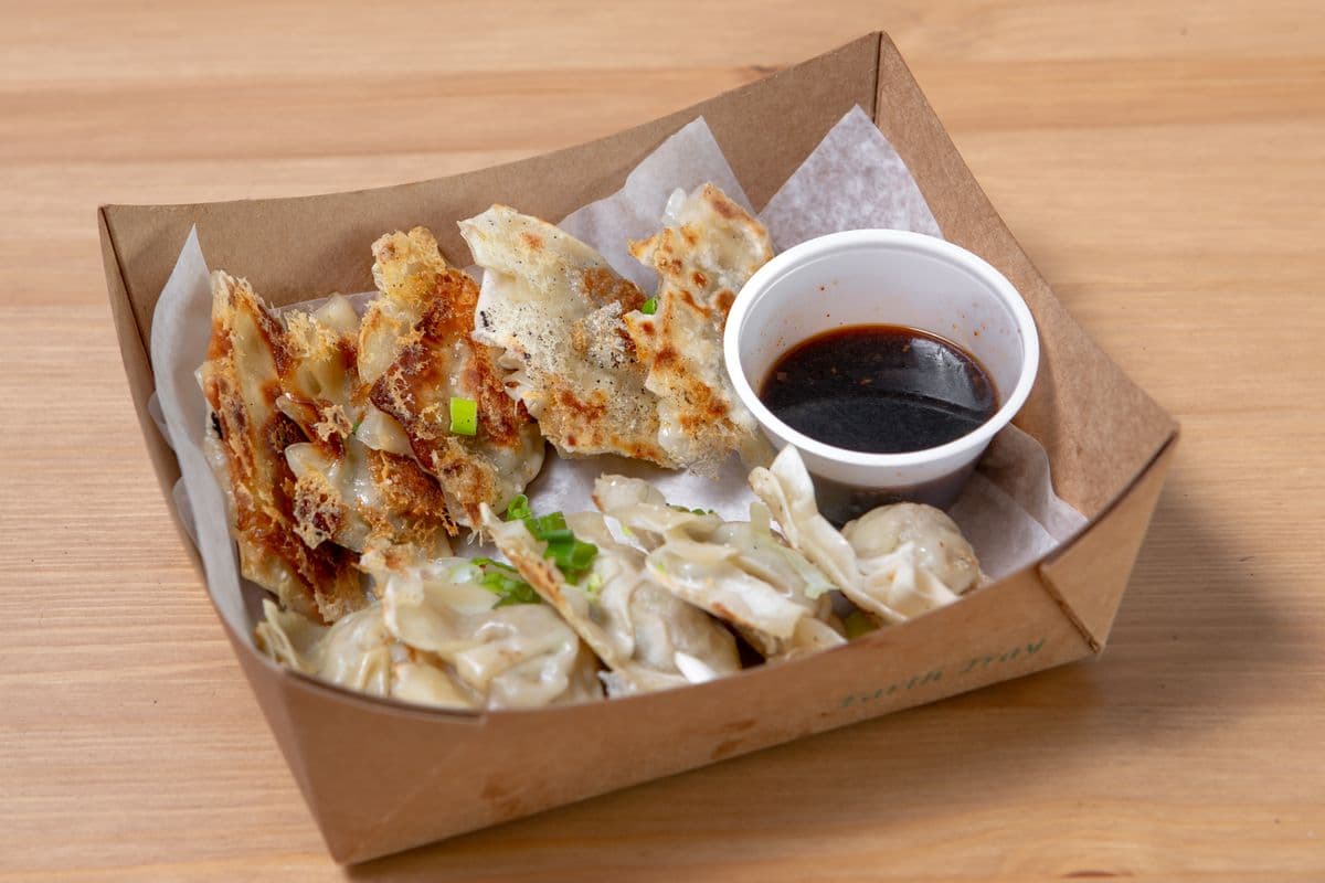 House-Made Gyoza (10 pcs)