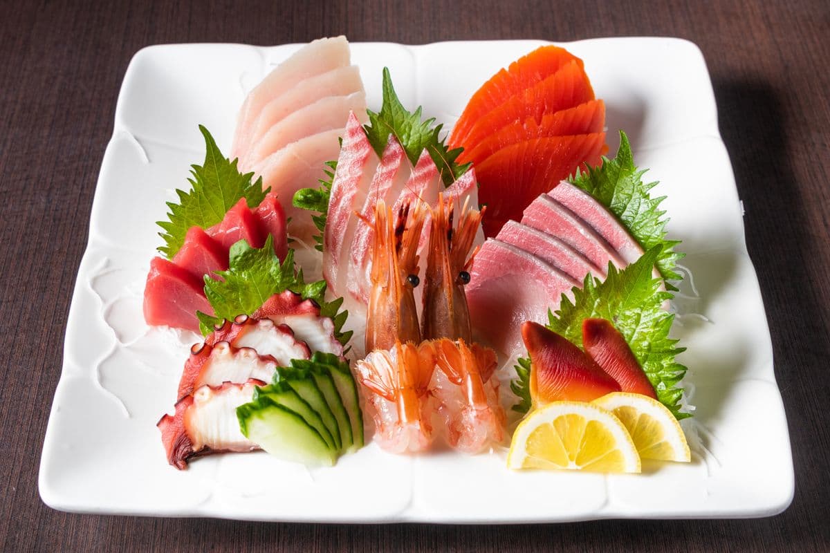 Deluxe Sashimi (30 pcs)