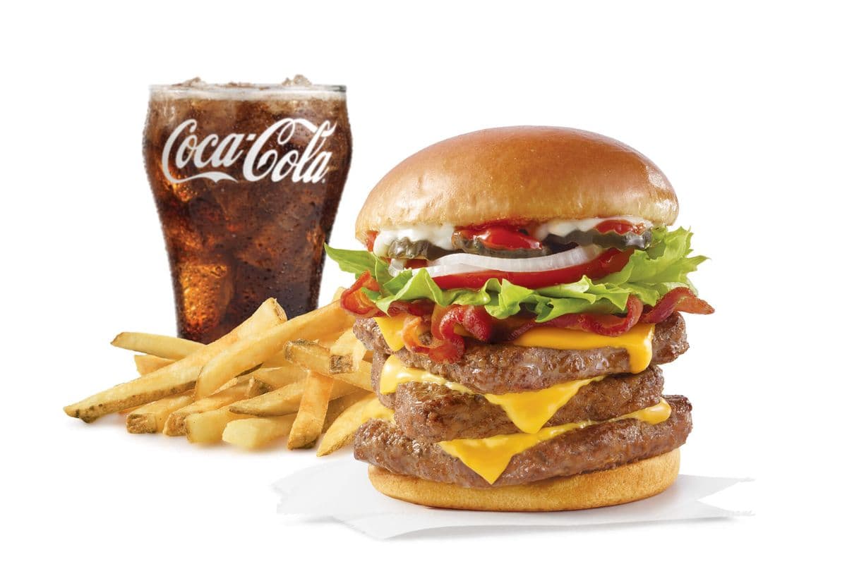 Combo bacon de luxe triple avec fromage 3/4 lb* / Bacon Deluxe 3/4 lb* Triple with Cheese Combo (Cals: 1410-1830)