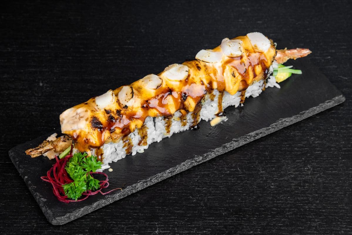 SR9. Island Roll (8 pcs)