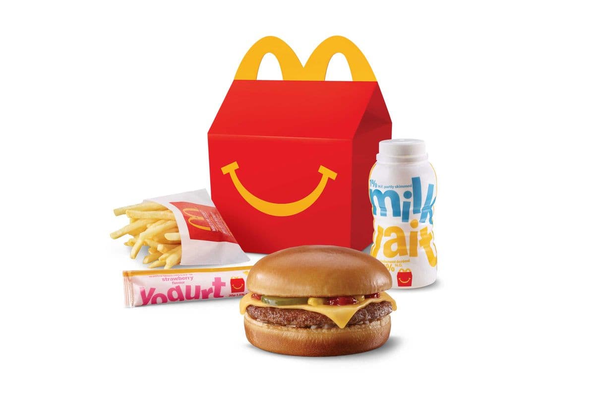 Happy Meal Cheeseburger with Small Fries [560-670 Cals]