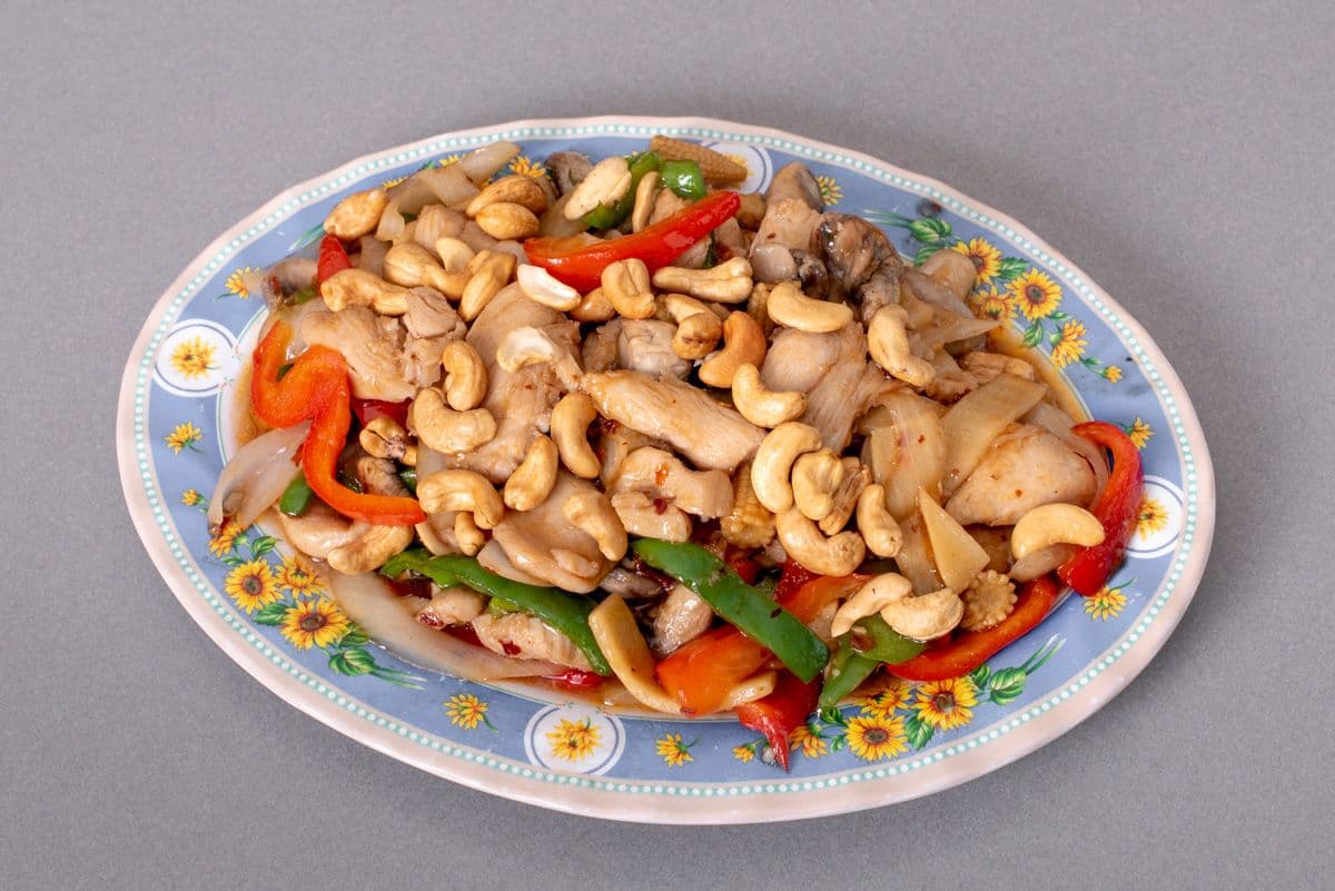 127. Thai Cashew Nut Chicken, Beef, or Shrimp