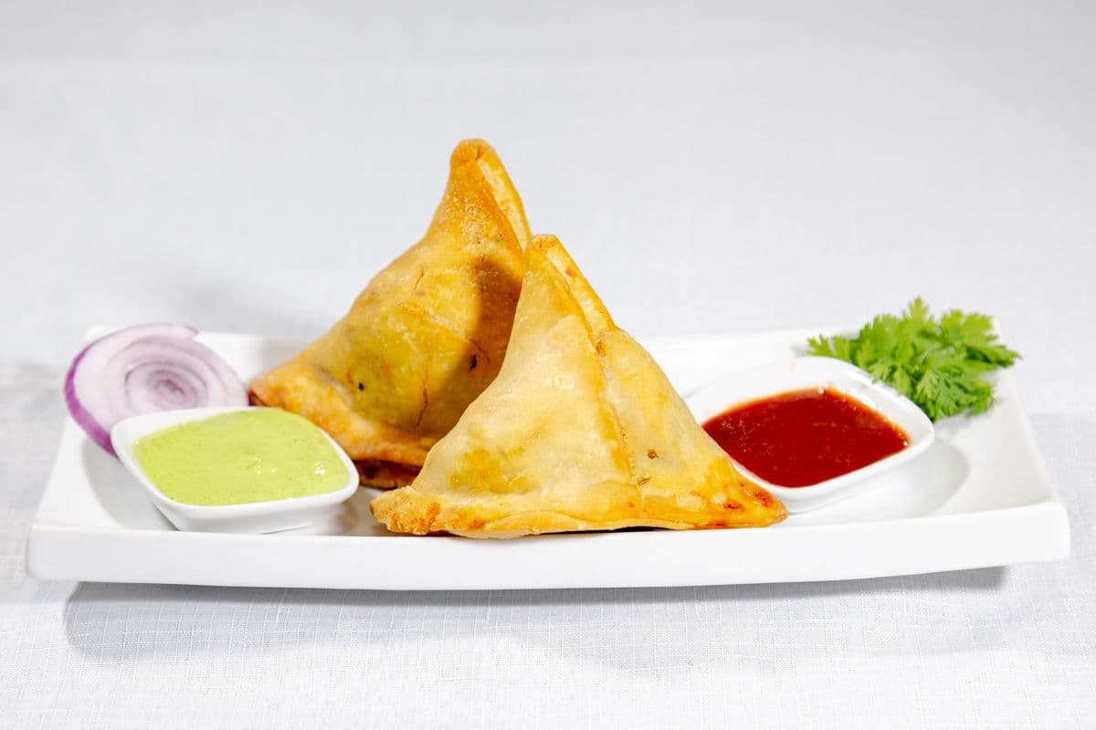 Vegetable Samosas (2 pcs)