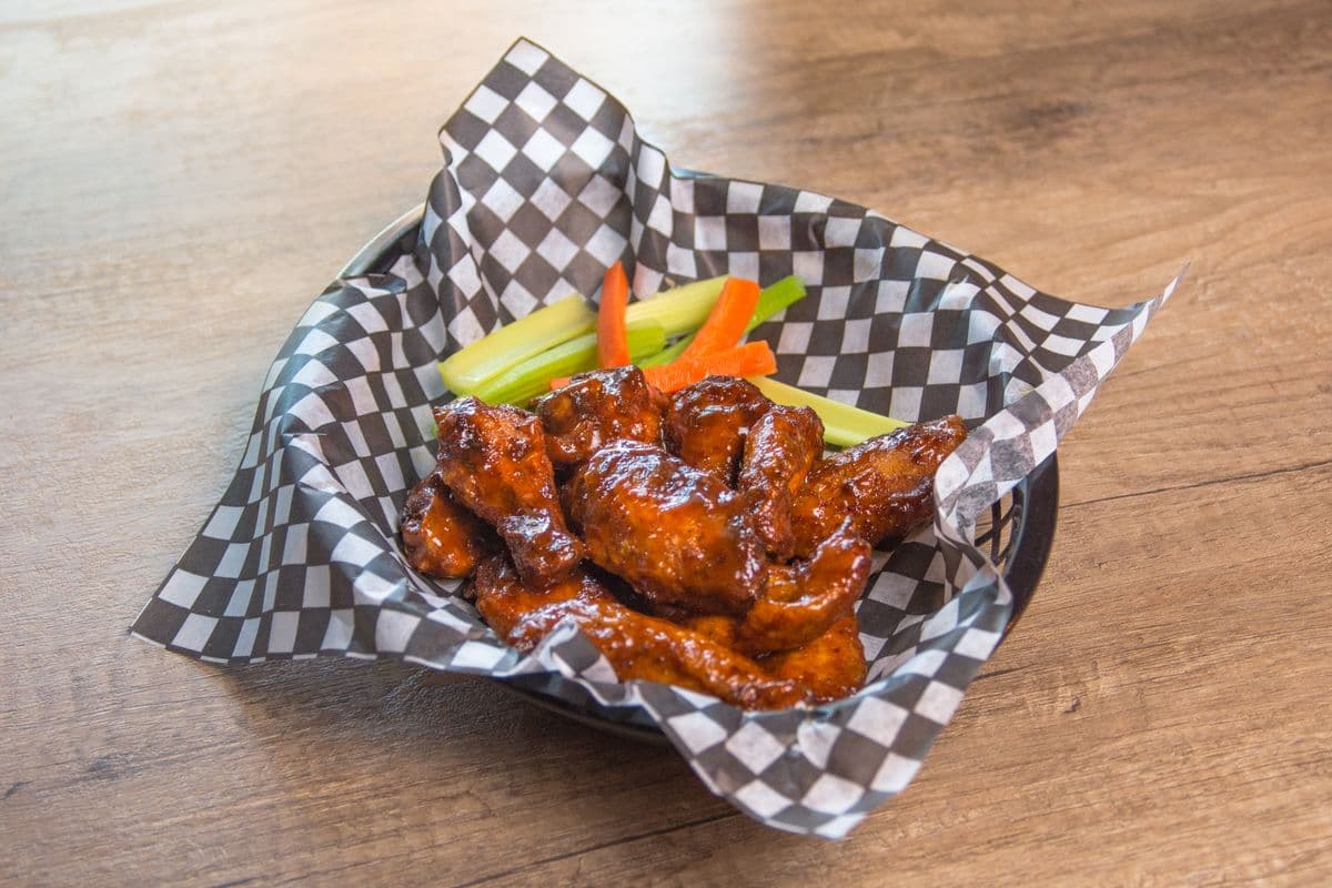 CHICKEN WINGS