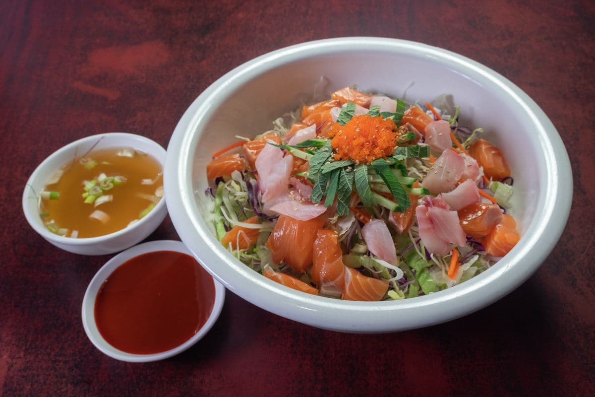 Raw Fish Bibimbap with Miso Soup / Hwae-Dup Bab