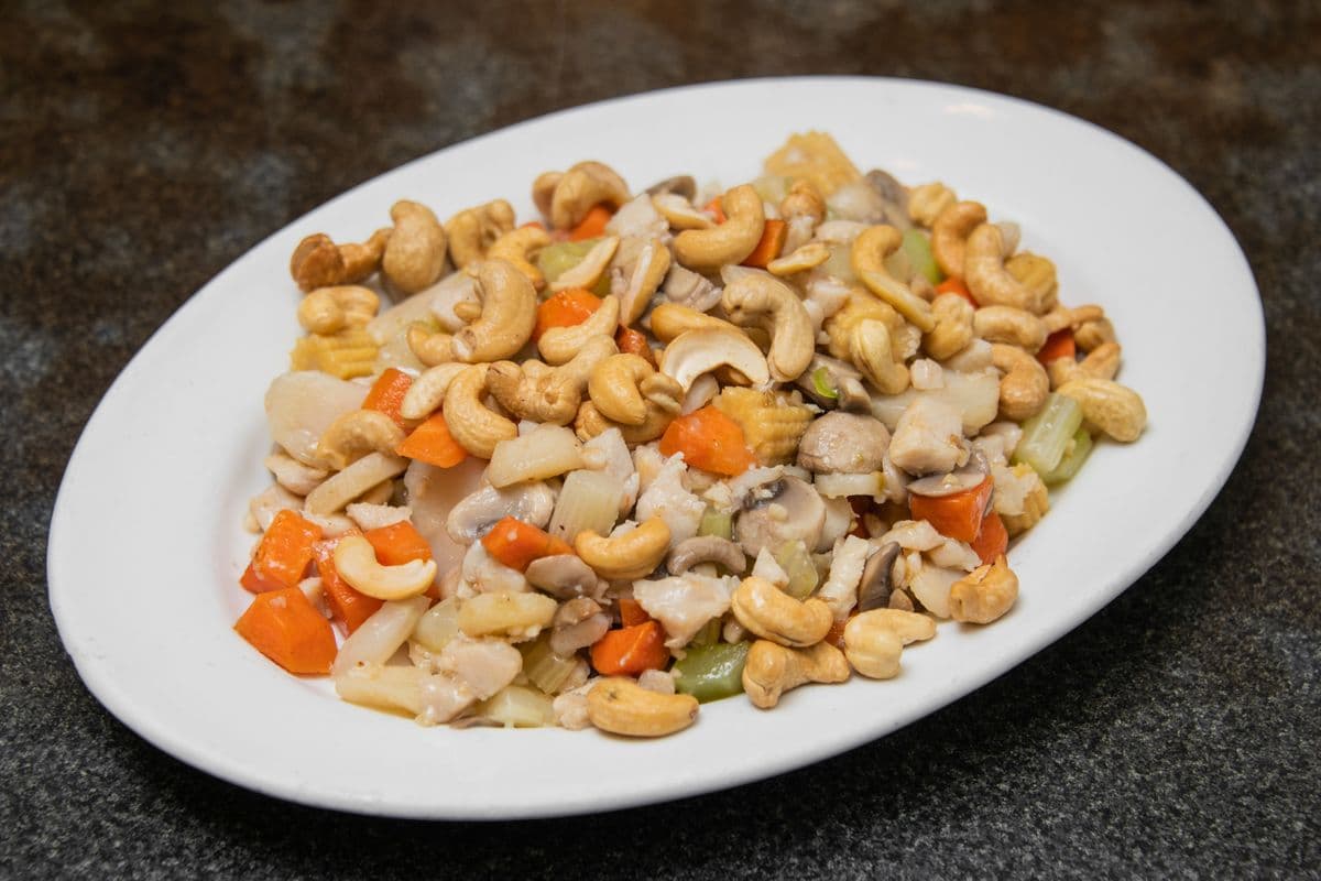33. Kung Po Chicken with Peanuts 宮保鳮丁