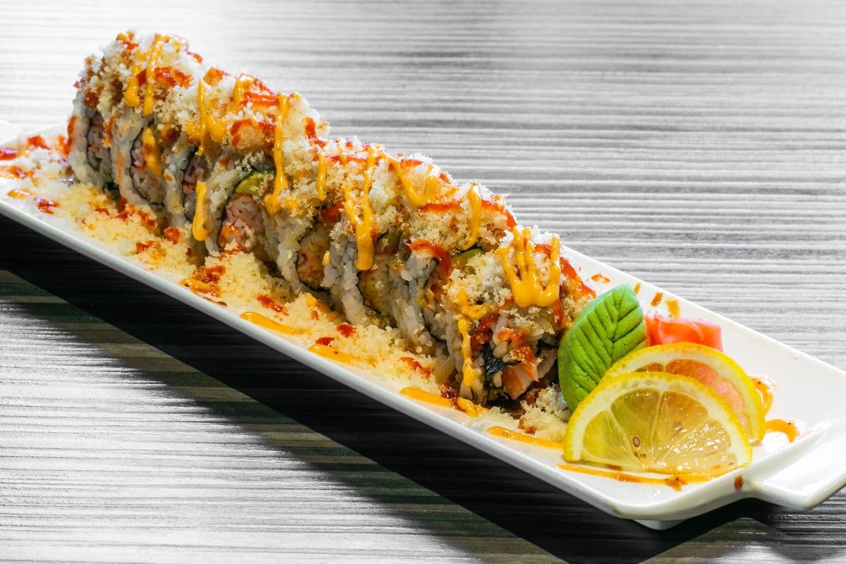 Volcano Roll (8 pcs)