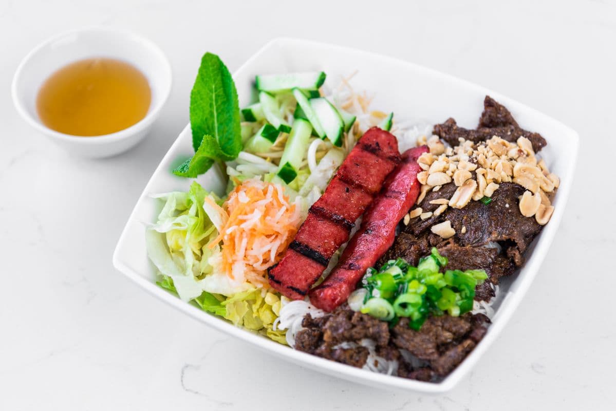 41. Grilled Sausage (2 pcs) with Pork, Beef, or Chicken on Vermicelli