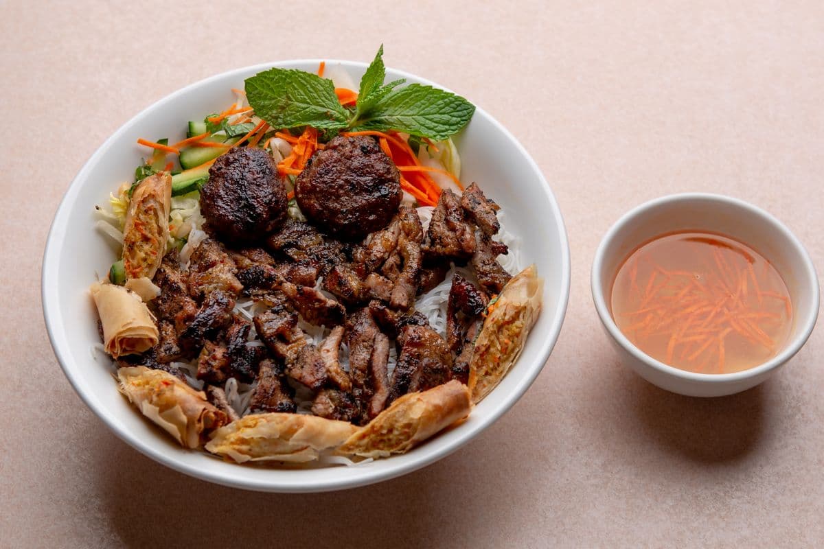 Deluxe Rice Vermicelli Noodle Bowl - Bun Dac Biet