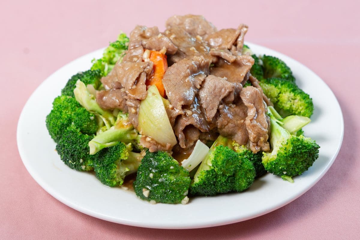67. Sliced Beef with Western Broccoli