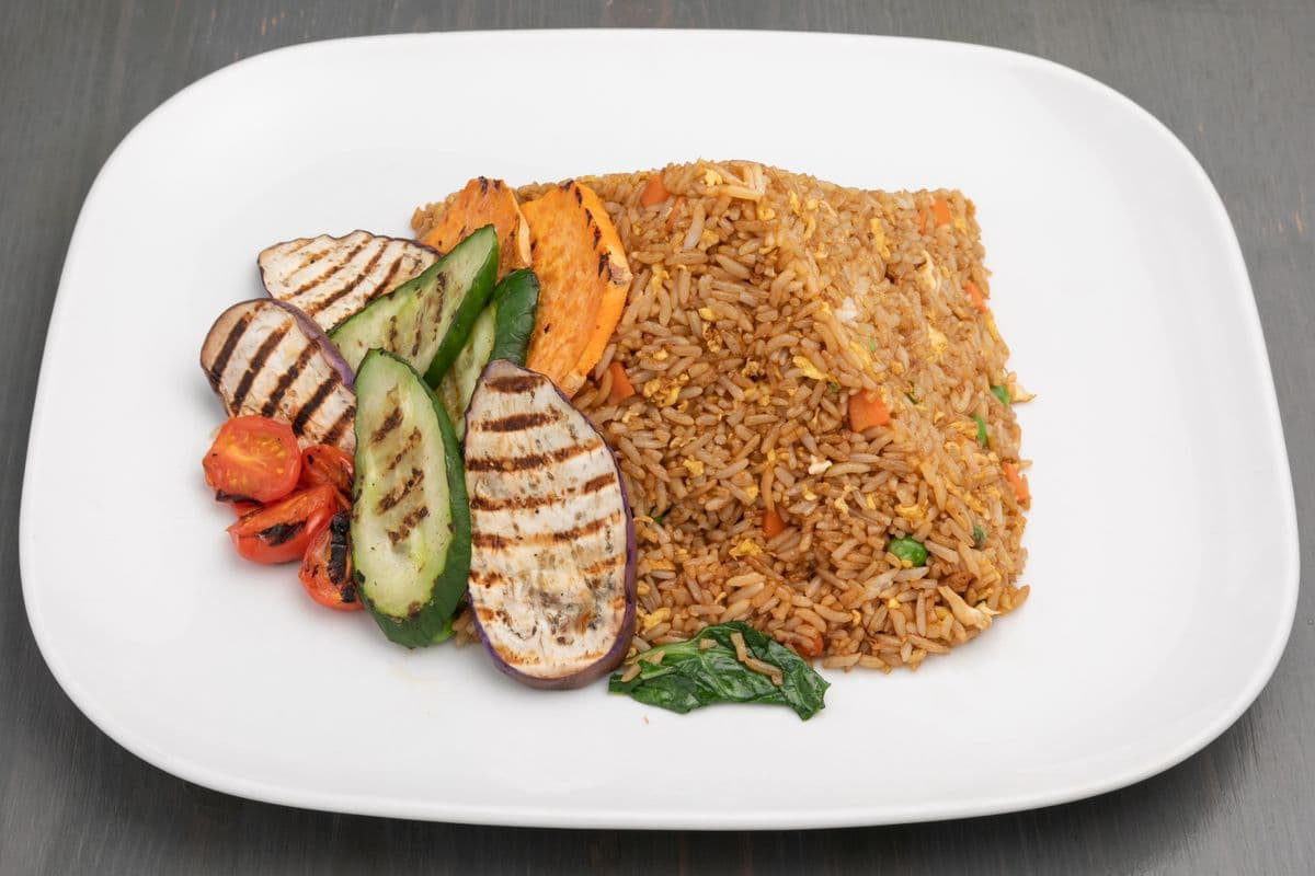 A. Riz frit aux légumes / Vegetable Fried Rice