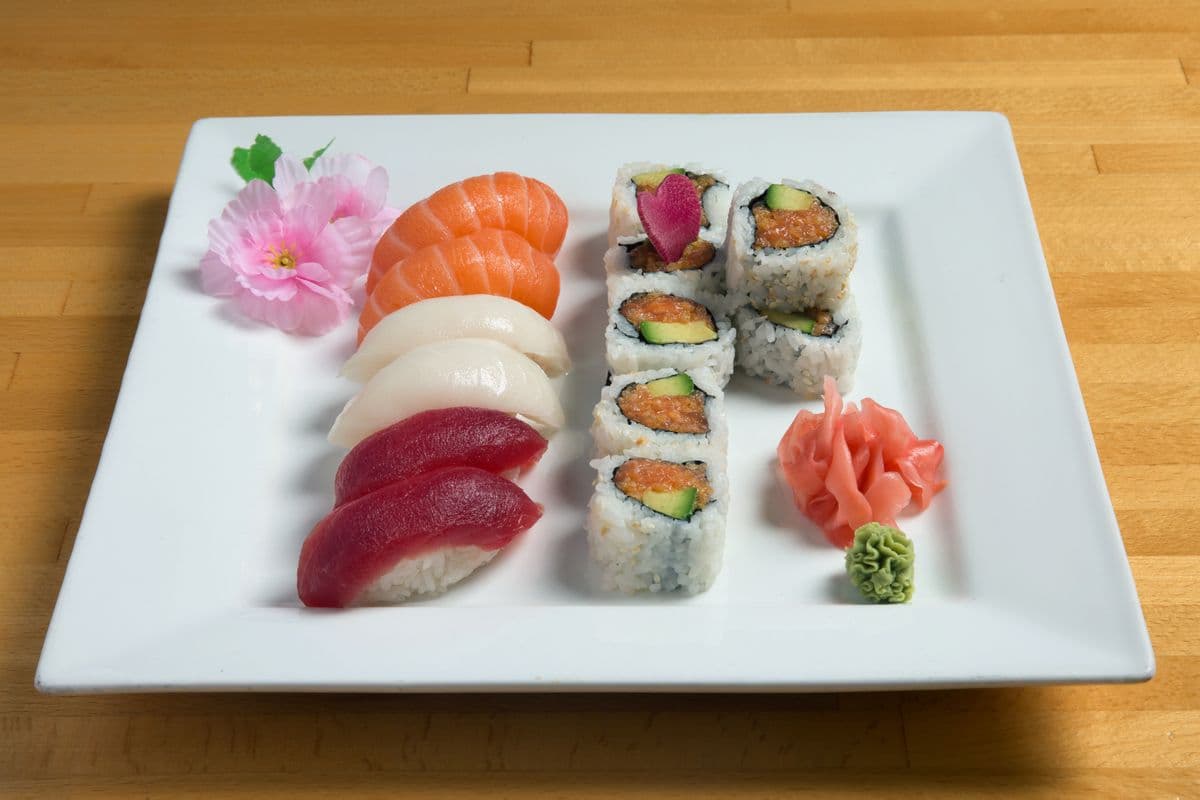 Spicy Salmon Combo (14 pcs)