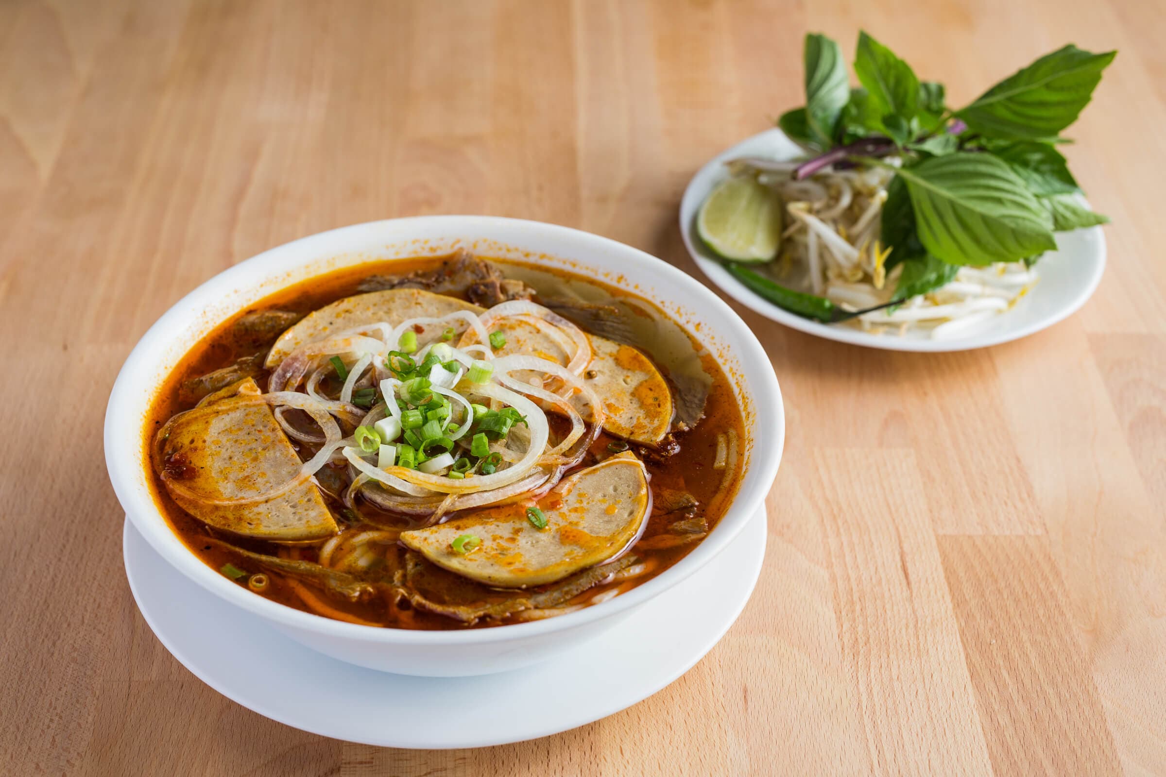 32. Spicy Well-Done Sliced Beef (Round Noodle)