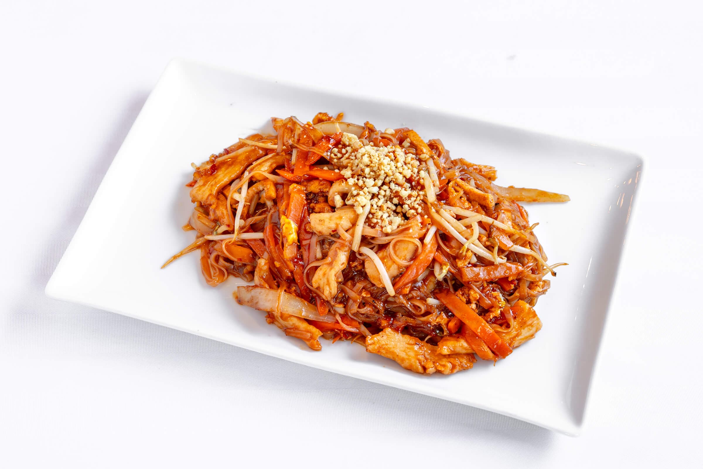 E05. Chicken or Beef Pad Thai