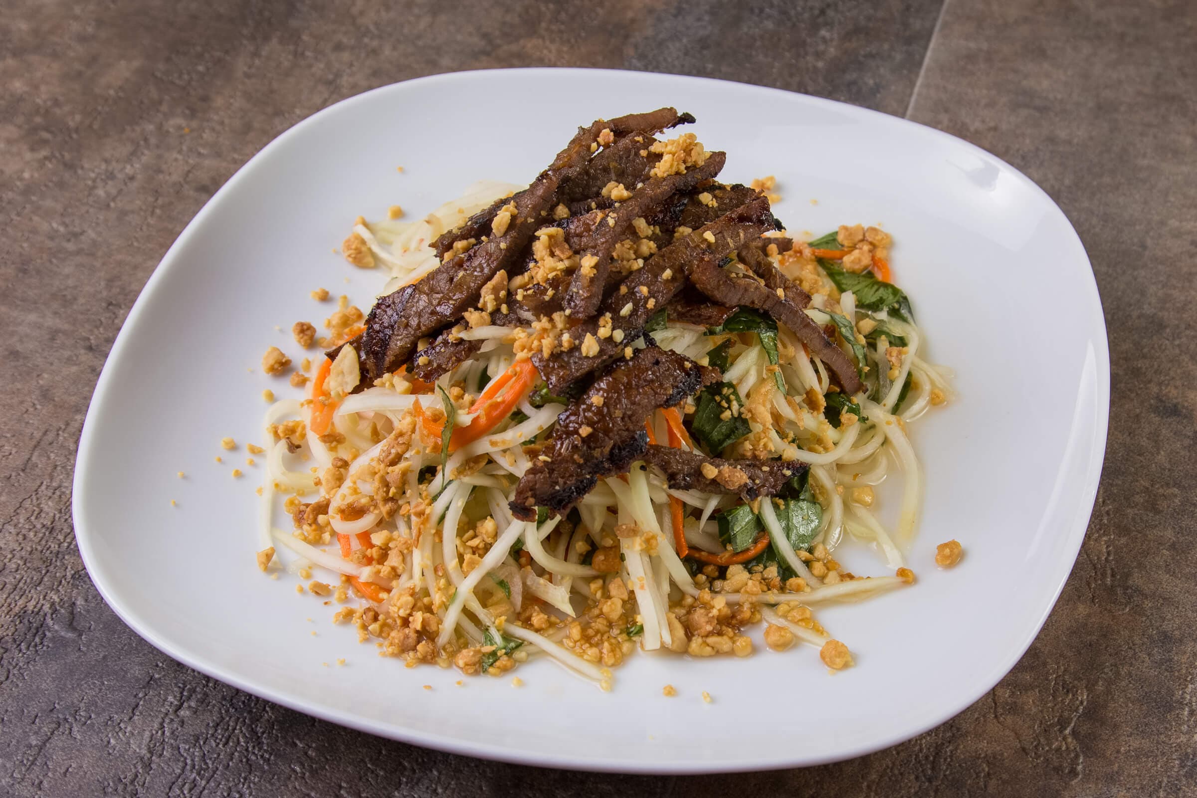 Green Papaya Salad with Beef Jerky - Goi Du Du Kho Bo