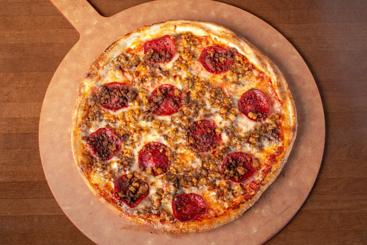 15" Carnivore Pizza