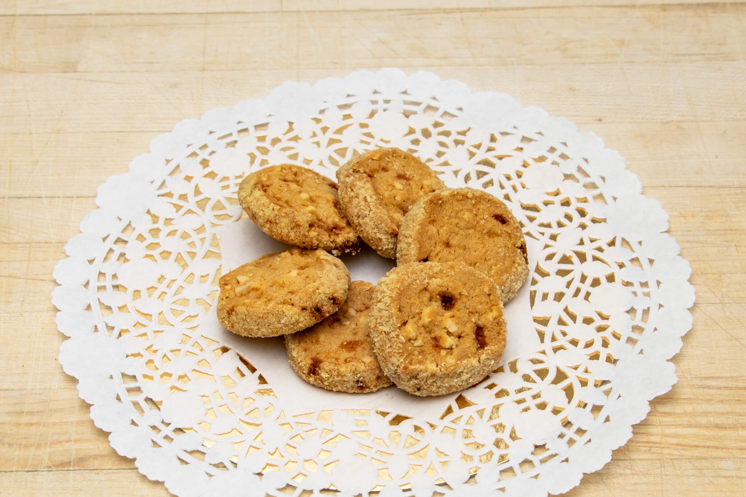 Almond Crunch Cookies (12 pcs)