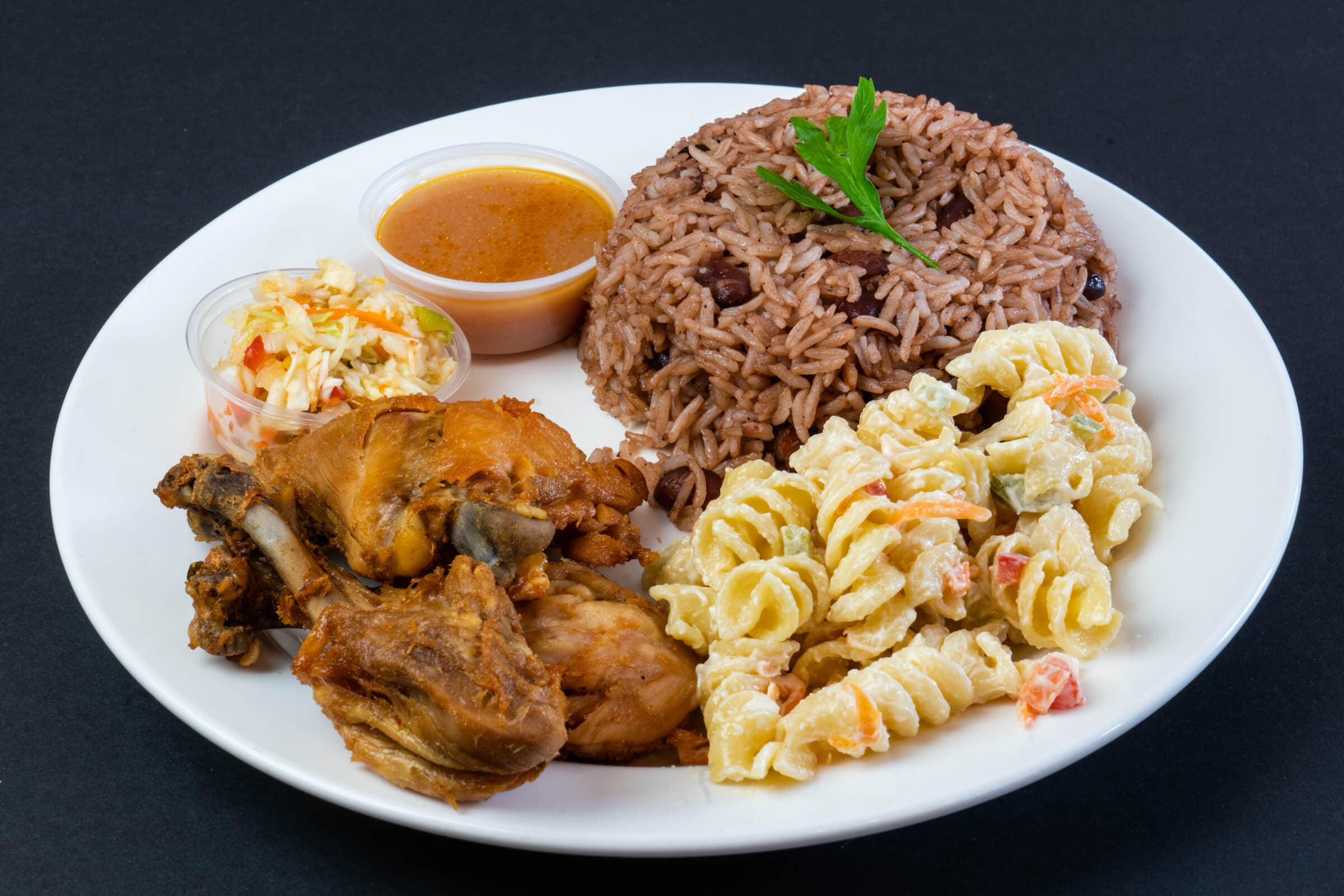 Poulet avec riz collé (petit) / Chicken with Rice and Peas (small)