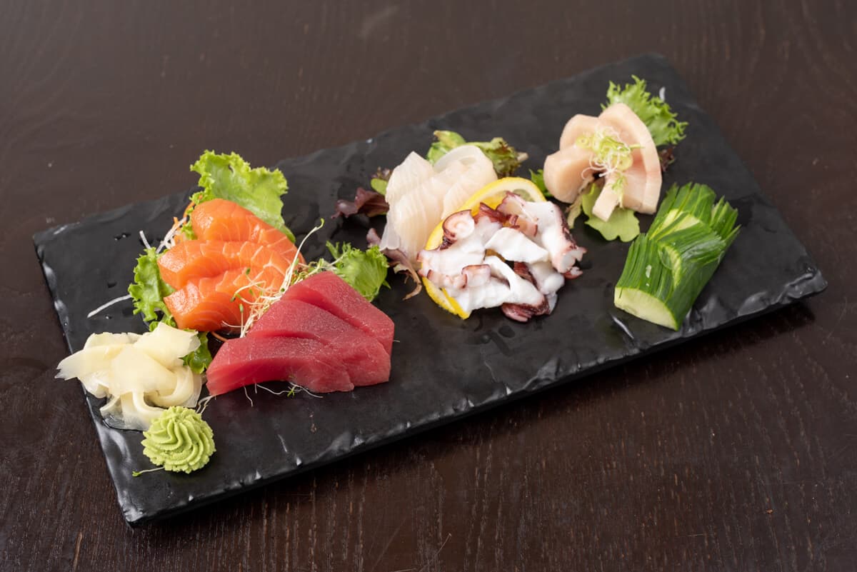 Sashimi Set A (15 pcs)