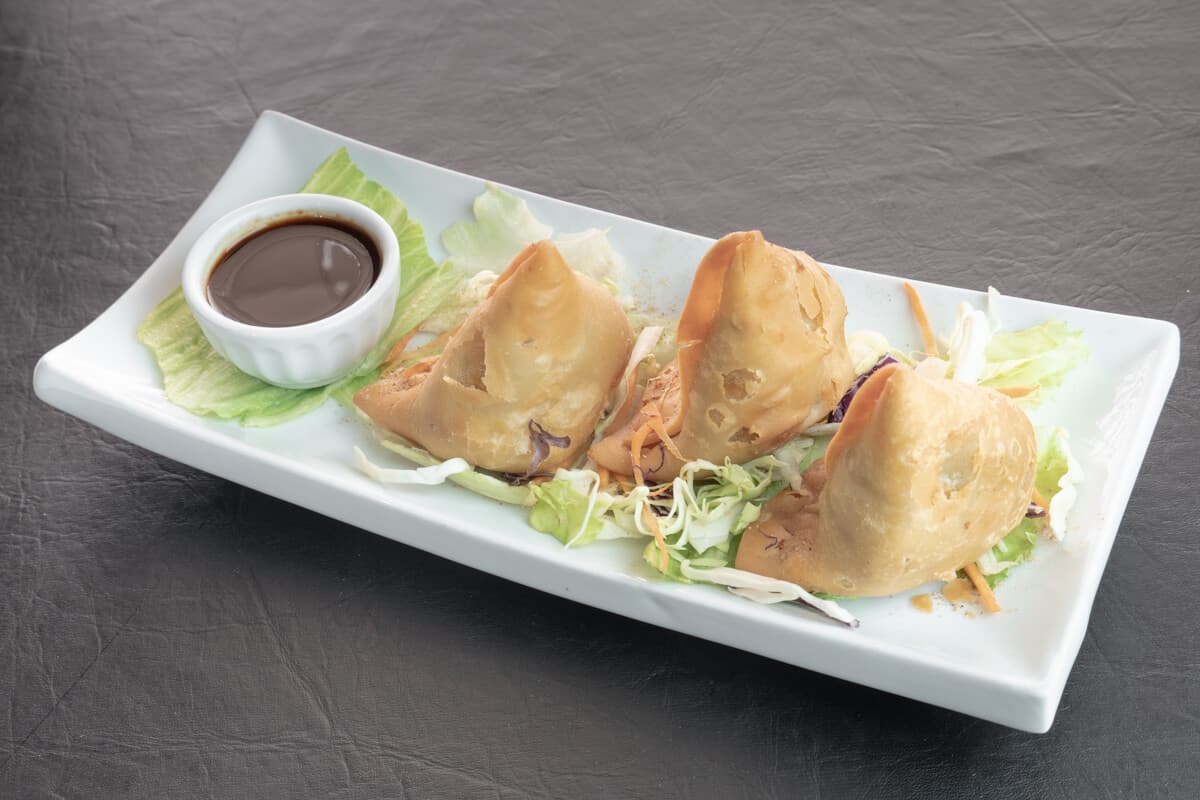 Vegetable Samosa 1pc (1 Veg samosa+ sweet sauce)