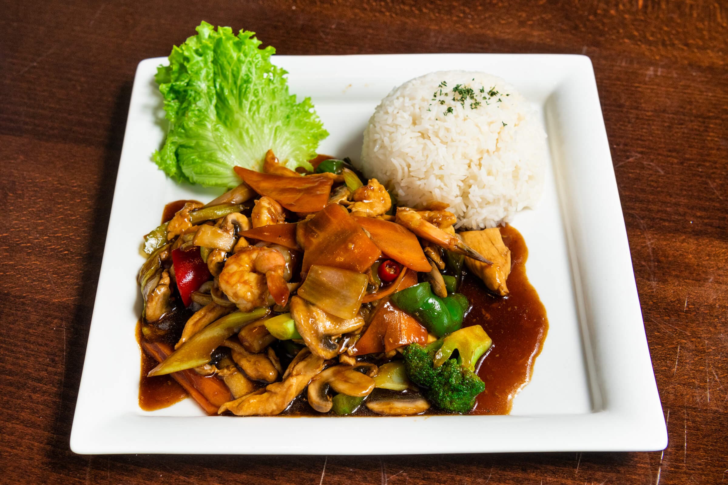 R5. Thai Style Beef or Chicken on Steam Rice