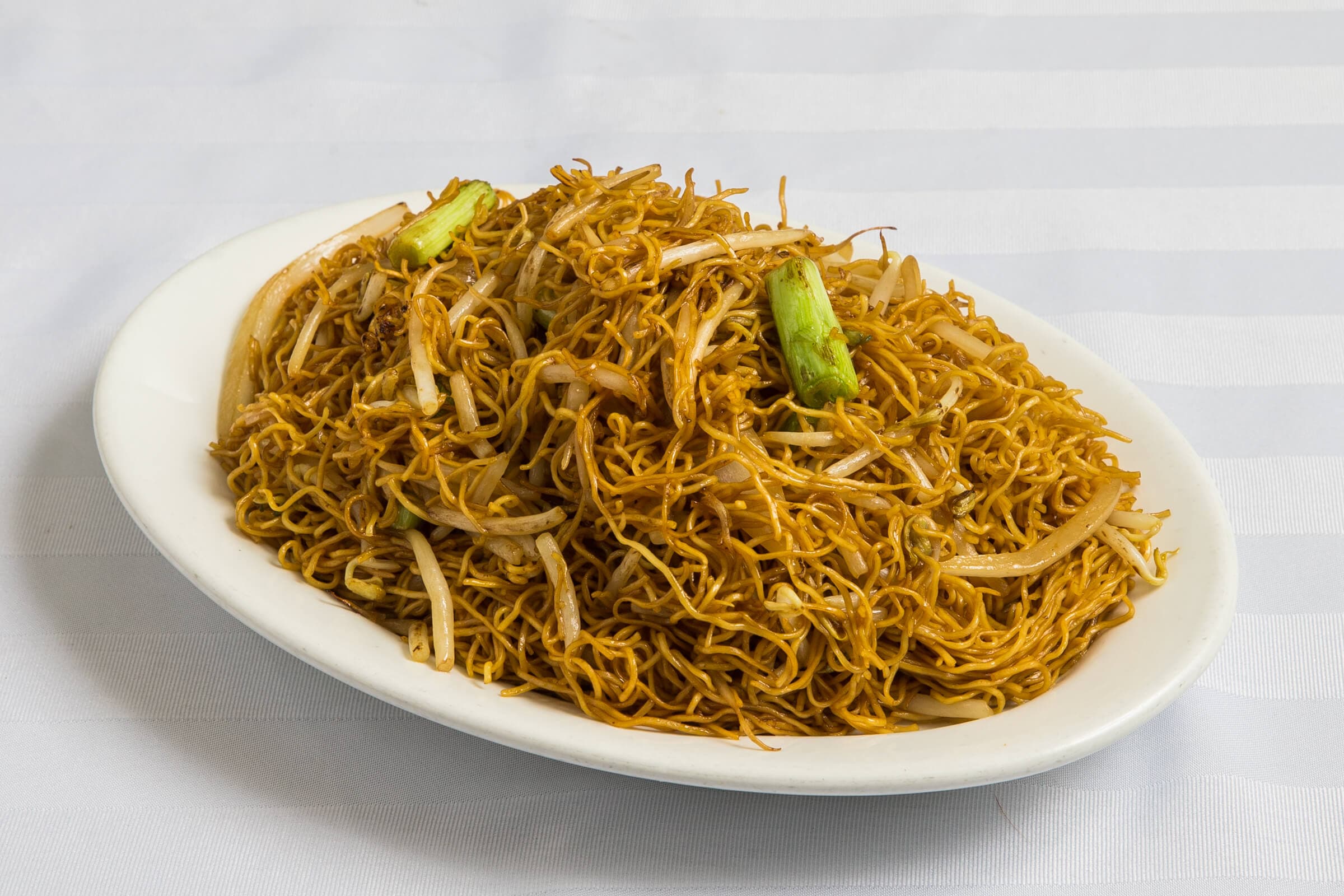 D15. Fried Noodles with Bean Sprouts 芽菜炒面