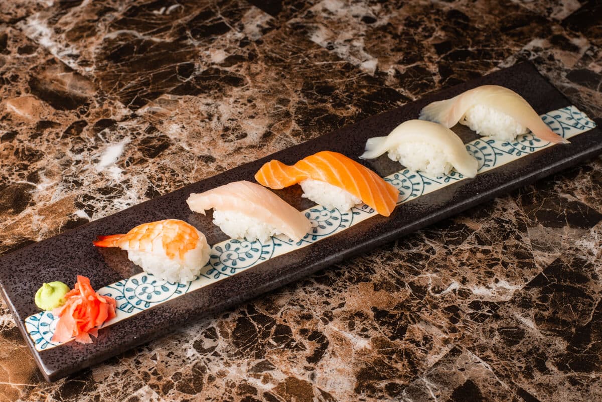 Sushi (5 pcs)