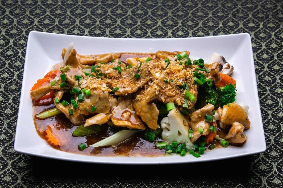 36. Pad Kra-Tiem Prik-Thai