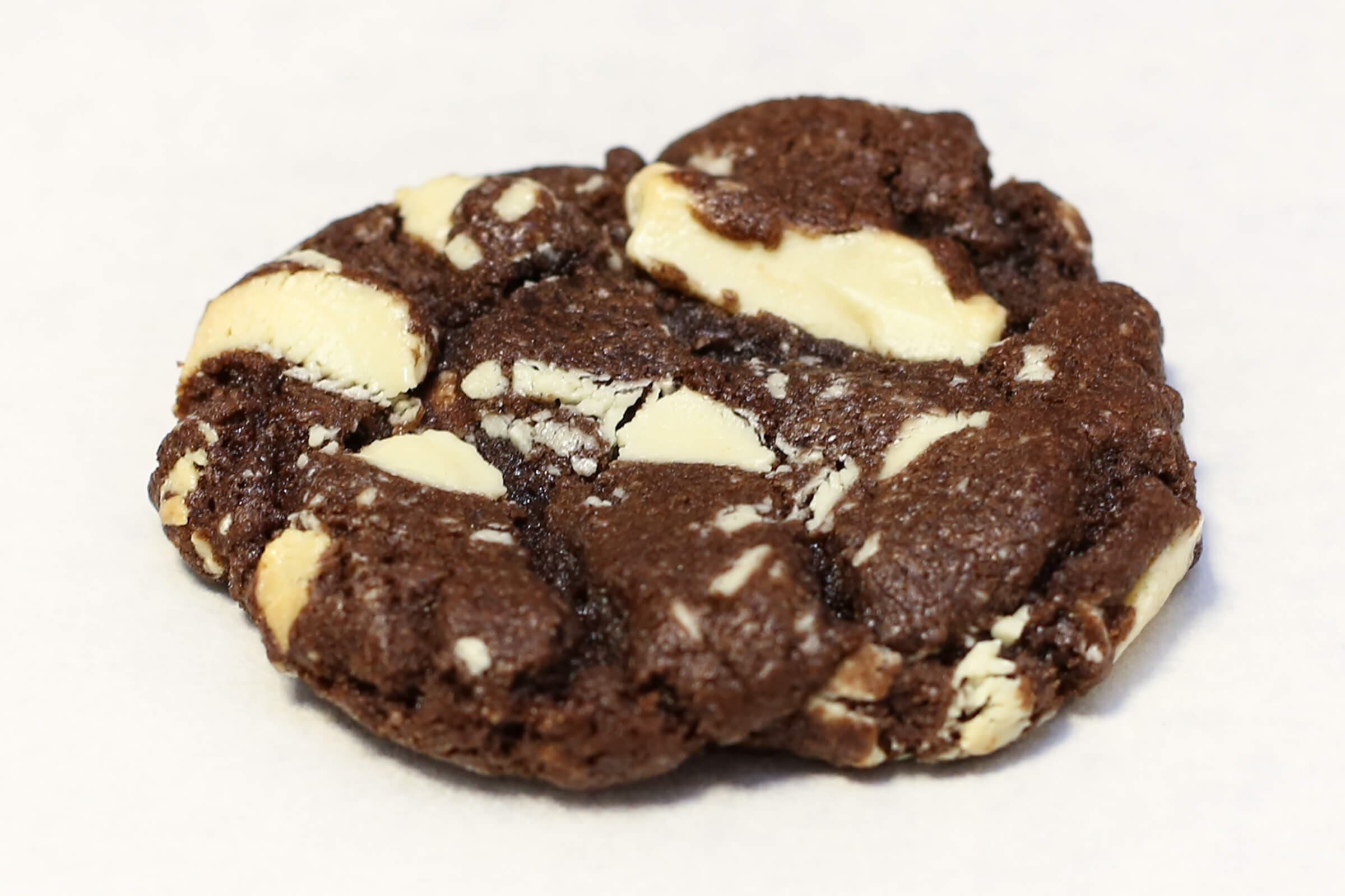 Ebony and Ivory Cookie (1 pc)